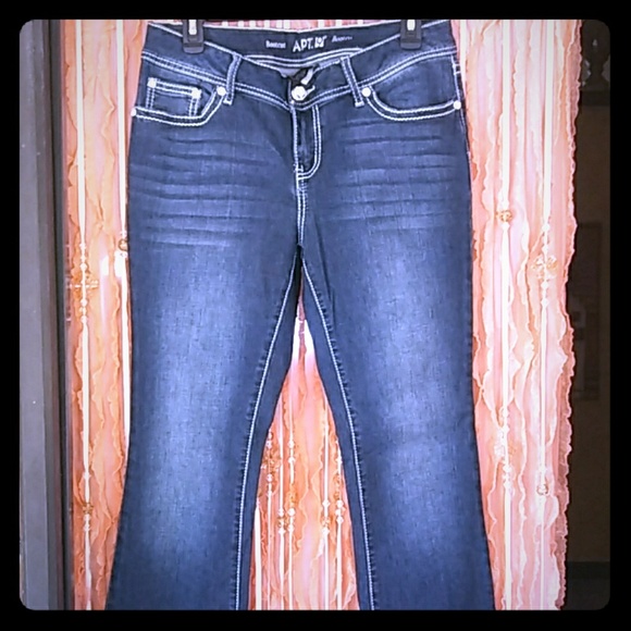 Jeans - Picture 1 of 4